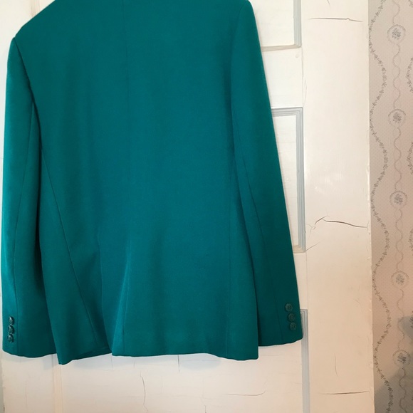 Fresh from Laurie’s closet - Picture 7 of 7